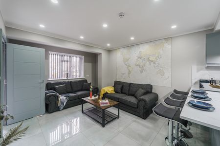 8 Bed Semi-Detached House, Charter Avenue, CV4 - Photo 4