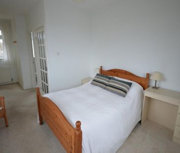 4 Bedroom Semi Detached To Let - Photo 5