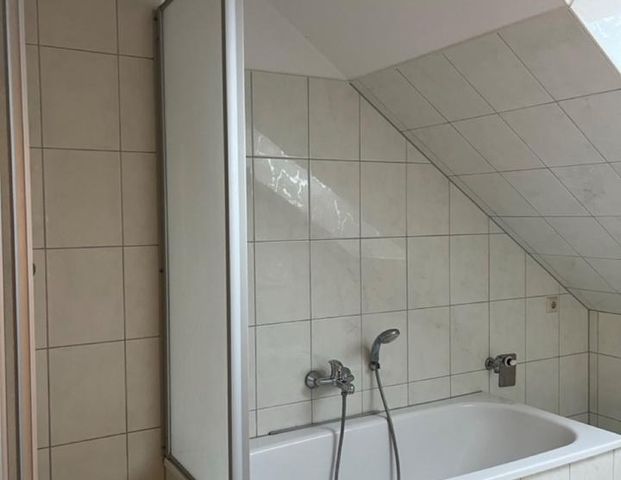 DG-Wohnung mit Balkon, Stellplatz und EBK!! - Photo 1