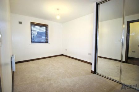 2 bedroom flat to rent - Photo 4