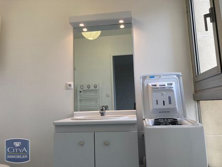 Location Appartement 1 pièce 28m² ST CYR L ECOLE 78210 - Photo 2