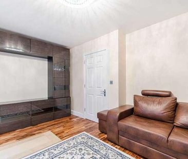 Briary Court, Canning Town, E16 - Photo 3