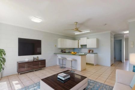 Inviting 2-Bedroom Home in the Heart of West End - Photo 5