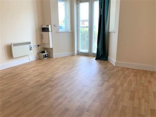Studio to rent - Photo 1