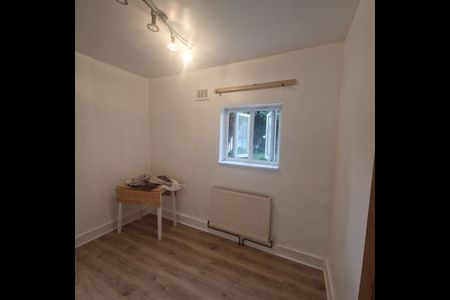2 Bed Flat, London, E10 - Photo 4