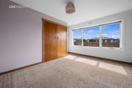 Neat & Ideally Located - Photo 3