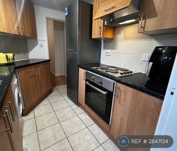 1 bedroom in a house share to rent - Photo 3