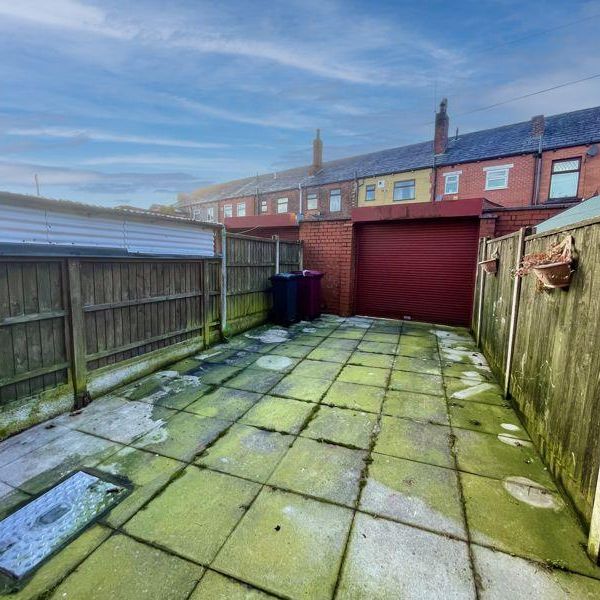 2 bedroom terraced house to rent - Photo 1