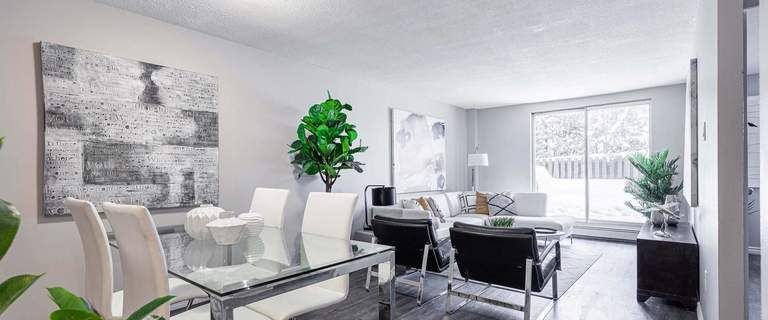 Victoria Arms | 14 Oxford St., Strathroy - Photo 1