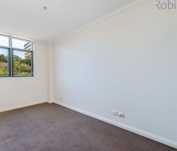 Eastern end of the city, only 200m to the beach. - Photo 3