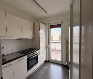 Charming apartment on the top floor with large balcony - Foto 2