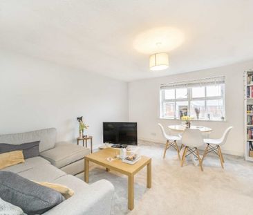 2 Bed Flat, Lisle Close, SW17 - Photo 1