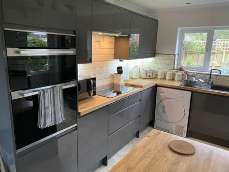 3 bedroom detached house to rent - Photo 4