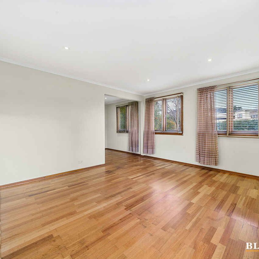 "Family-Friendly Home in Prime Karabar Location " - Photo 1