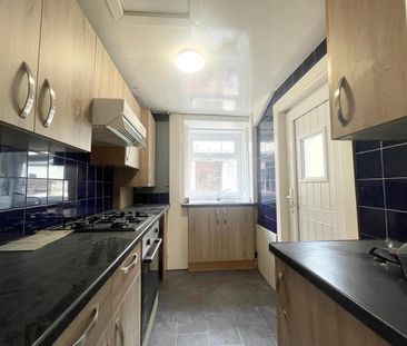 2 bed terraced house to rent in St. Cuthbert Street, Burnley, BB10 - Photo 5