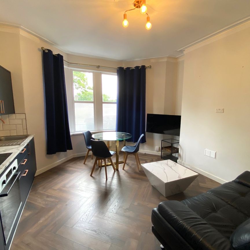 £850 PCM, Furnished One Bedroom Ground Floor Flat in Taff Embankment, Grangetown, Cardiff, CF11 7BE - Photo 1