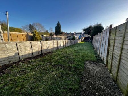 Three Bedroom House To Let on Waveney Road - Photo 5