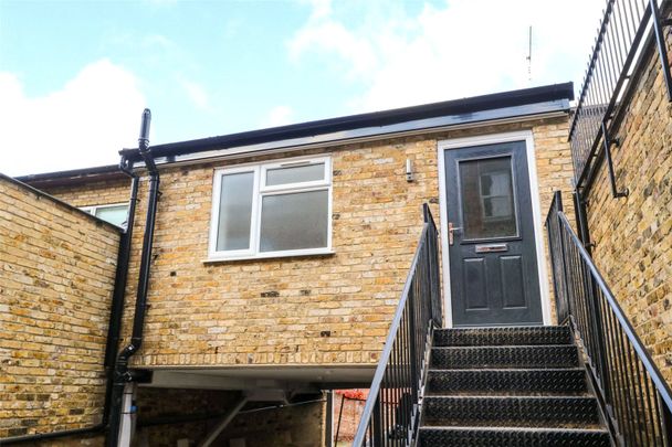 Windmill Hill, EN2, Enfield - Photo 1