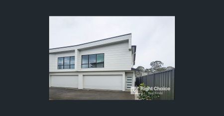 Modern Townhouse - Photo 2