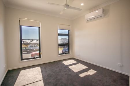 19 Royston Circuit - Photo 2