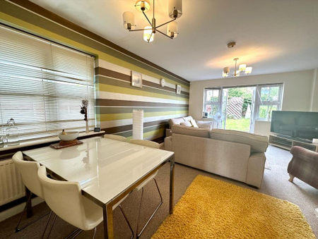 3 bedroom semi-detached house to rent - Photo 3