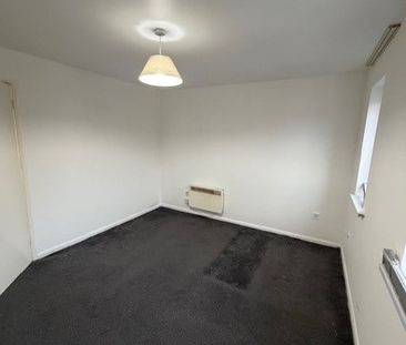 1 Bed Flat, Plowman Close, N18 - Photo 2