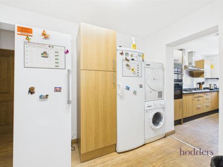 1 bedroom in a house share to rent - Photo 4