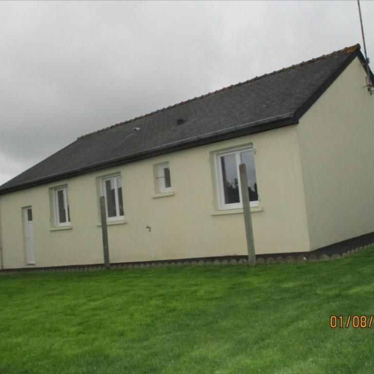 A LOUER - MAISON D'HABITATION - LE BOURGNEUF LA FORET - Photo 1