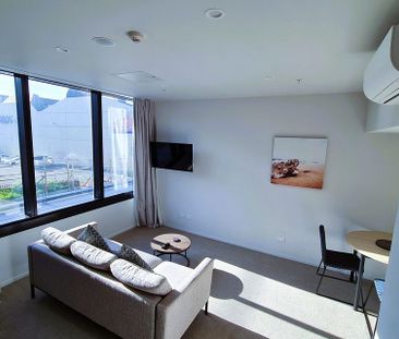 High-quality One Bed Apartment - Photo 3