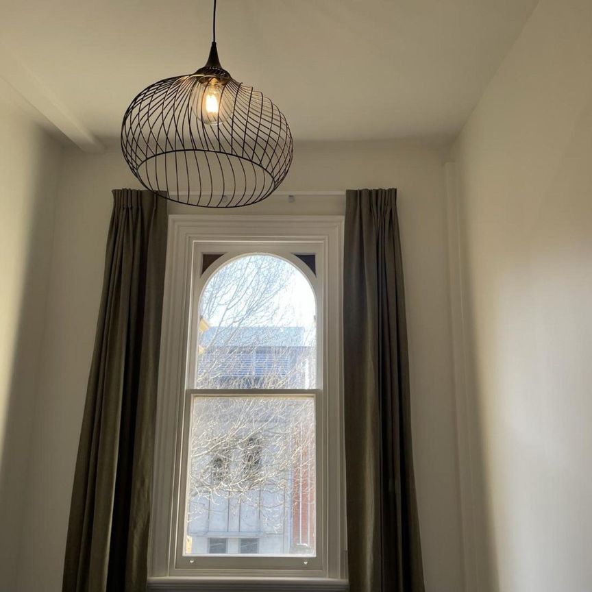 Two-bedroom Central City apartment - Photo 1