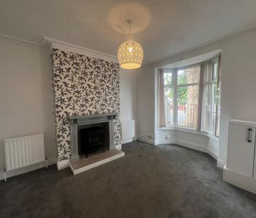 3 bedroom end of terrace house to rent - Photo 2