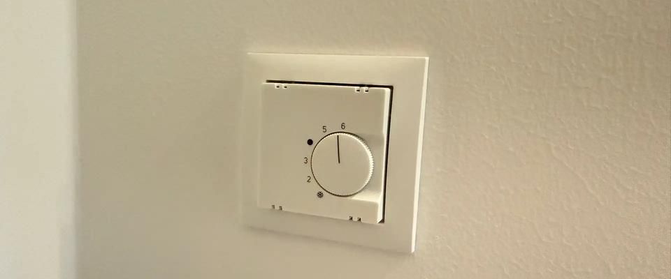 Teilmöblierte 2,5- Zimmer Wohnung I Fußbodenheizung I Balkon - Photo 1