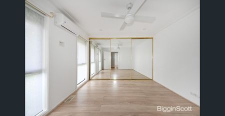 Renovated 2 Bedroom Bliss: Your Entertaining Haven Awaits - Photo 4