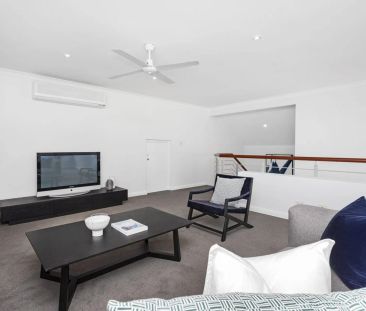 Elevated riverside living - Photo 5