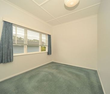 Sunny Wadestown Home - Photo 4