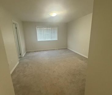 For Lease - 327 Remembrance Road, Brampton, Ontario - Photo 6