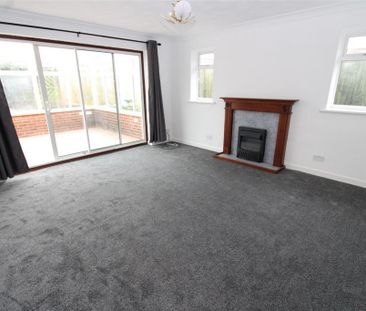3 bedroom detached bungalow to rent - Photo 1