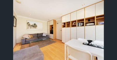 Convenient Harbourside Lifestyle - Photo 4