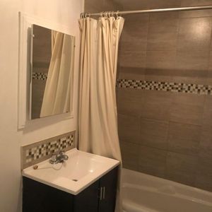 Appartement in Ville Emard /Lasalle Parc, Carrefour, METRO Angrignon - Photo 2