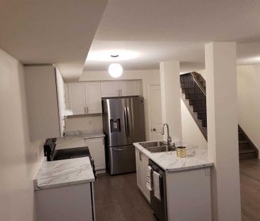 For Lease - 19 Caspian Square, Clarington, Ontario - Photo 4