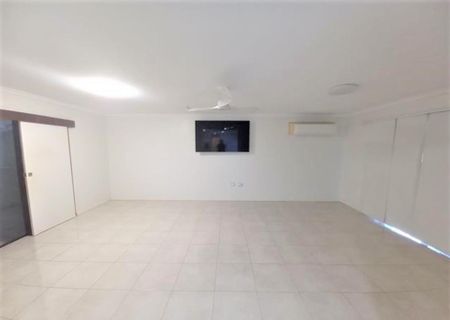 LARGE FAMILY HOME IN A1 LOCATION! - Photo 4