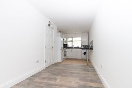 3 Bed Flat, Glover Street, CV3 - Photo 5