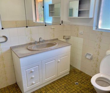 Spacious Full Brick Town House - Photo 2