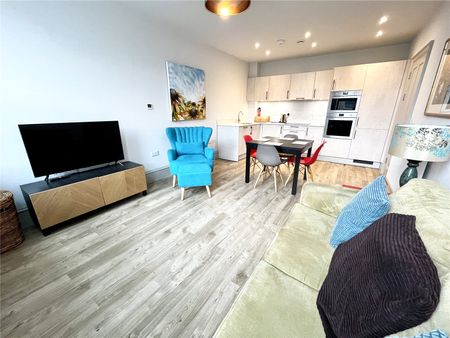 2 Bedroom - Photo 2