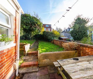 4 bedroom terraced house to rent - Photo 6