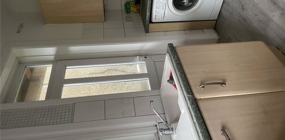 1 bedroom apartment to rent Moorland Road, Bournemouth, BH1 - Photo 2