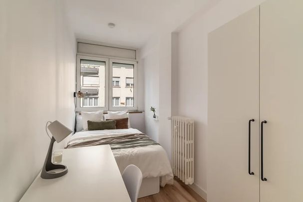 Carrer de Balmes, Barcelona, Catalonia 08006 - Photo 1