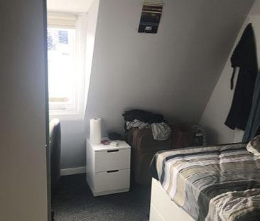 4 bedroom flat to rent - Photo 5