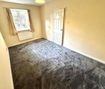 Portsmouth Road, Woolston - Photo 1