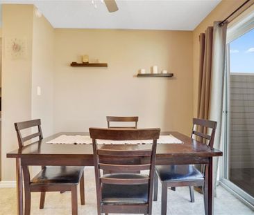 Charming 3 Bedroom Duplex With Fireplace And Backyard Oasis In Maple - Photo 5